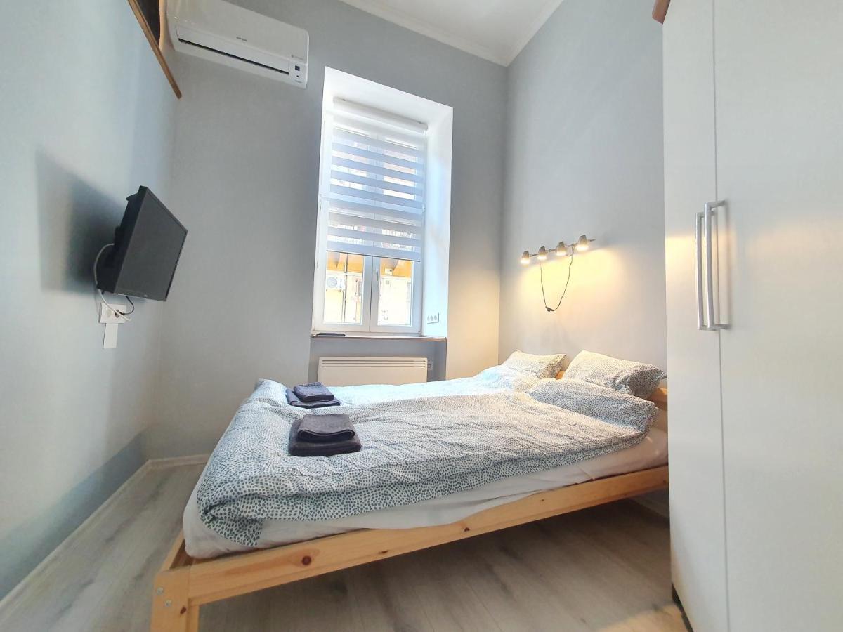 Linden apartment Boedapest Buitenkant foto